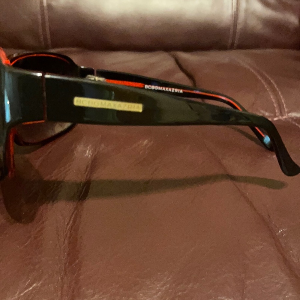 Black BCBG Max Azria sunglasses w/ red accents - Picture 13 of 16